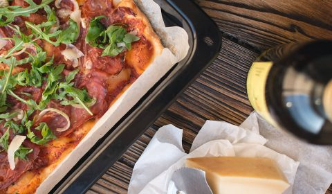 foodiesfeed.com_homemade-pizza.jpg